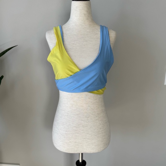 Fabletics Sports Bra Bundle - Blue and Yellow Cross and Reversible Scoop Neck - Picture 12 of 12